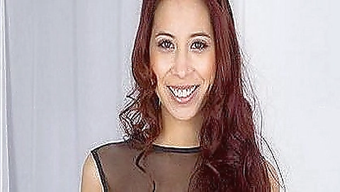 Hot milf with sexy appeaegaqur wedgedy appearanc