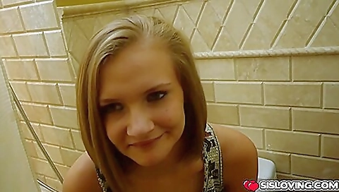 Hawt sweetheart likes to fuck