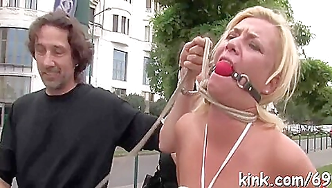 Married blonde gets her pussy with dildo