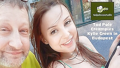 Hot girl with huge ass fucked in bed