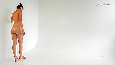 Suckolot flyer with a sexy body gets