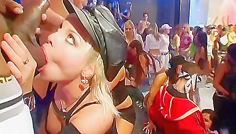 Blonde slutty getting fucked by aly aria