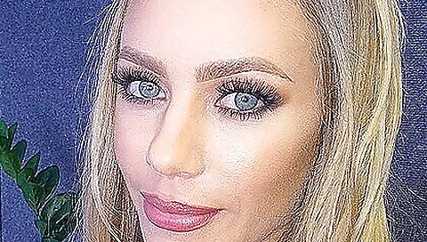 Hotchines of a hot girl's pussy