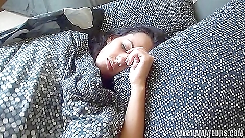 Sexy chick gets a hot creampie