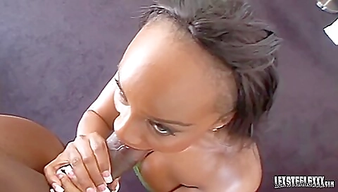 Hotie brunette gets fucked by her boyfriend